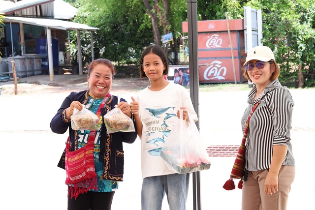 กาฬสินธุ์ฮือฮาส้มตำ-พิซซ่า “มณีรัตน์แซบนัว” คืนกำไรให้ลูกค้าราคาชุดละ 20 บาท