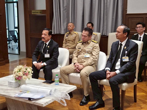 สว.สงขลา เข้าพบหารือแผนพัฒนาสงขลา และภาคใต้ กับ รองนายกรัฐมนตรี และ รัฐมนตรีคมนาคม เผยพร้อม ผลักดันนิคมอุตสาหกรรมจะนะส่วนรถไฟรางคู่ถึง สุไหงโกลก ปี 70