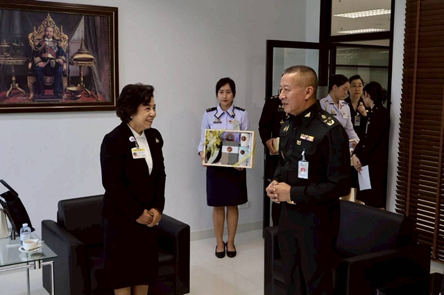 กมธ.ทหารฯ วุฒิสภา ร่วมประชุมสัมมนาเรื่องศาลทหารของสาธารณรัฐฝรั่งเศส ณ โรงเรียนเหล่าทหารพระธรรมนูญ กรมพระธรรมนูญ จังหวัดนนทบุรี 