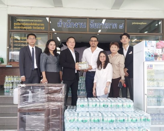 ราชบุรี-ภาคประชาชนจังหวัดราชบุรีมอบตู้เย็นแช่เครื่องดื่ม กาแฟ ไว้บริการประชาชน.