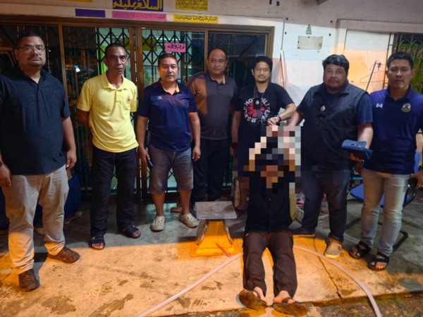สงขลา-ตำรวจชุดสืบสวนภาค 9 จับกุมผู้ต้องหาตามหมายจับคดีชิงทรัพย์กลางดึก พร้อมยึดปืนปลอมและของกลางหลายรายการ