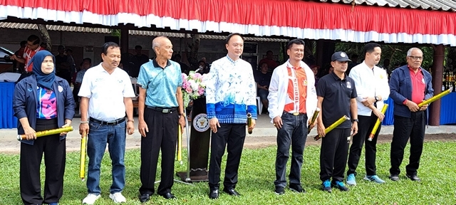 กระบี่-โรงเรียนสังข์ทองวิทยาเปิดการแข่งขันกีฬาสังข์ทองเกมส์ครั้งที่ 45 ด้วยการ “เต้นประกอบเพลงบ้านเกิดเมืองนอน รถแห่แวววับ”