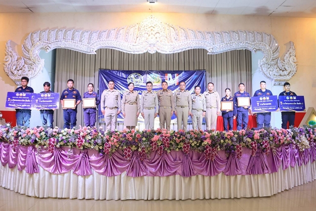 ลพบุรี-ชุดรักษาความปลอดภัยหมู่บ้าน หรือ ชรบ.อำเภอท่าหลวงรับรางวัล เนื่องในวันชุดรักษาความปลอดภัยหมู่บ้าน (ชรบ.) ประจำปี พ.ศ. 2569