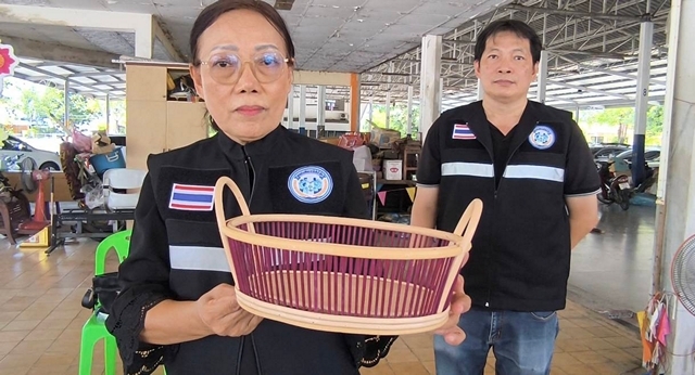 นครนายก – ชุมชนร่วมพัฒนาสามัคคีศรีเมืองร่วมกับศูนย์ส่งเสริมการเรียนรู้ระดับอำเภอเมืองนครนายก จัดโครงการกระจาดจากหวายเทียม