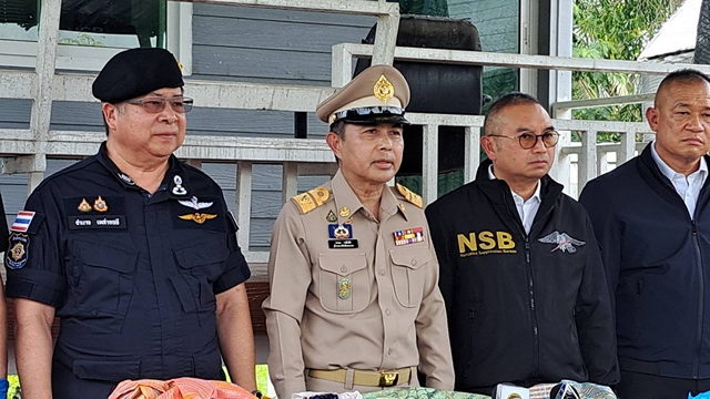 นครนายก-แถลงผลการจับกุมคดียาเสพติดรายใหญ่8 ล้านเม็ดจับกุมผู้ต้องหาได้ 5 ราย พร้อมตรวจยึดของกลางยาบ้าประมาณ 8 ล้านเม็ด