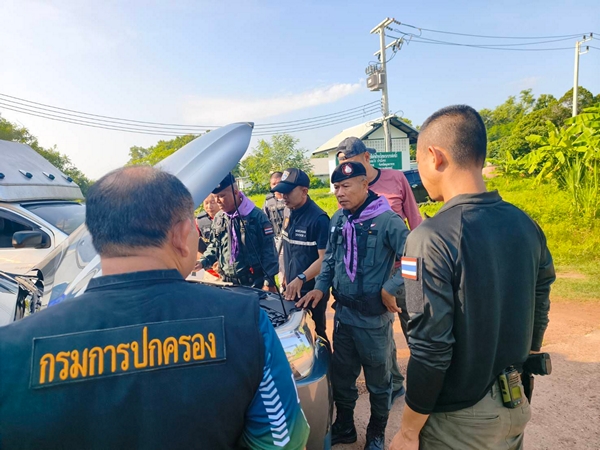 มุกดาหาร -ทหารพรานที่ 2107 ตรวจยึดรถกระบะติดโครงหลังคาเหล็ก 2 คันขณะเตรียมส่งข้ามโขงไปฝั่งสปป.ลาว