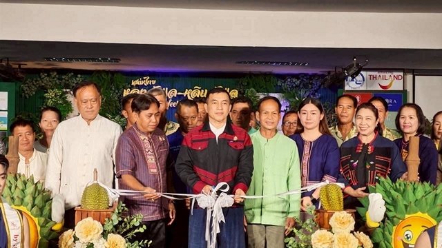 อุตรดิตถ์-ลับแลเดือด! ฝรั่งร่วมท้าดวล “ศึกกินทุเรียน” ฮือฮาเปิดงานเทศกาล “หลง-หลินลับแล” ปี 69