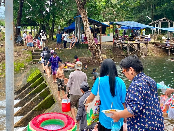 ตราด-โชคดีคนคลองใหญ่ อบต.คลองใหญ่ปั้น “แหล่งท่องเที่ยวน้ำตกตาหนึก” แลนด์มาร์กใหม่”
