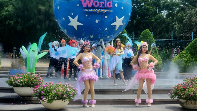 ปทุมธานี ดรีมเวิลด์เปิด “Under The Sea” โลกใต้ทะเลจำลอง เอาใจสายคอนเทนต์ ชวนร่วมอนุรักษ์ทะเล