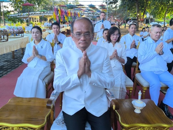 นครนายก – วัดอุดมธานี พระอารามหลวง จัดพิธีทำบุญตักบาตรเทโวโรหณะเนื่องในวันออกพรรษา