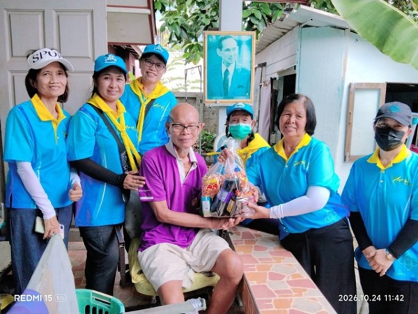 ปทุมธานี – กองทุนแม่ ของแผ่นดิน ชุมชนพระสิทธิ์ ผนึกกำลังพระอาจารย์อ๊อด วัดสายไหม มอบถุงยังชีพ ส่งกำลังใจผู้สูงอายุ ผู้พิการ และผู้ป่วยติดเตียง