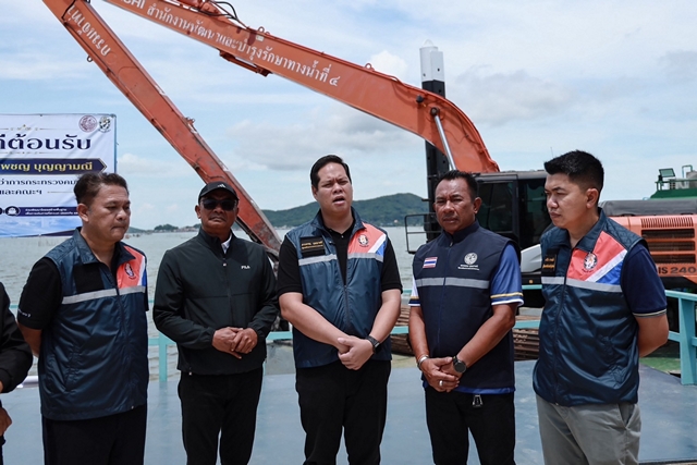 สงขลา-“สรรเพชญ” ลงพื้นที่สงขลา 3 จุด เร่งขุดลอกคลอง 1.25 แสนคิว รับมือน้ำท่วม–เปิดทางระบายน้ำสู่ทะเล